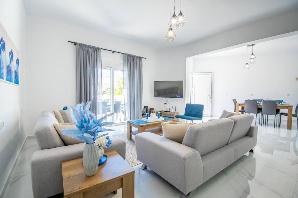 Photo of Livingroom in Archangelos