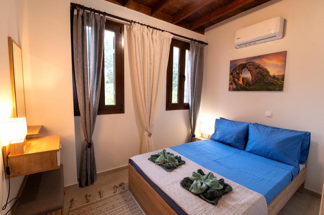 Photo of Bedroom in Asfendiou