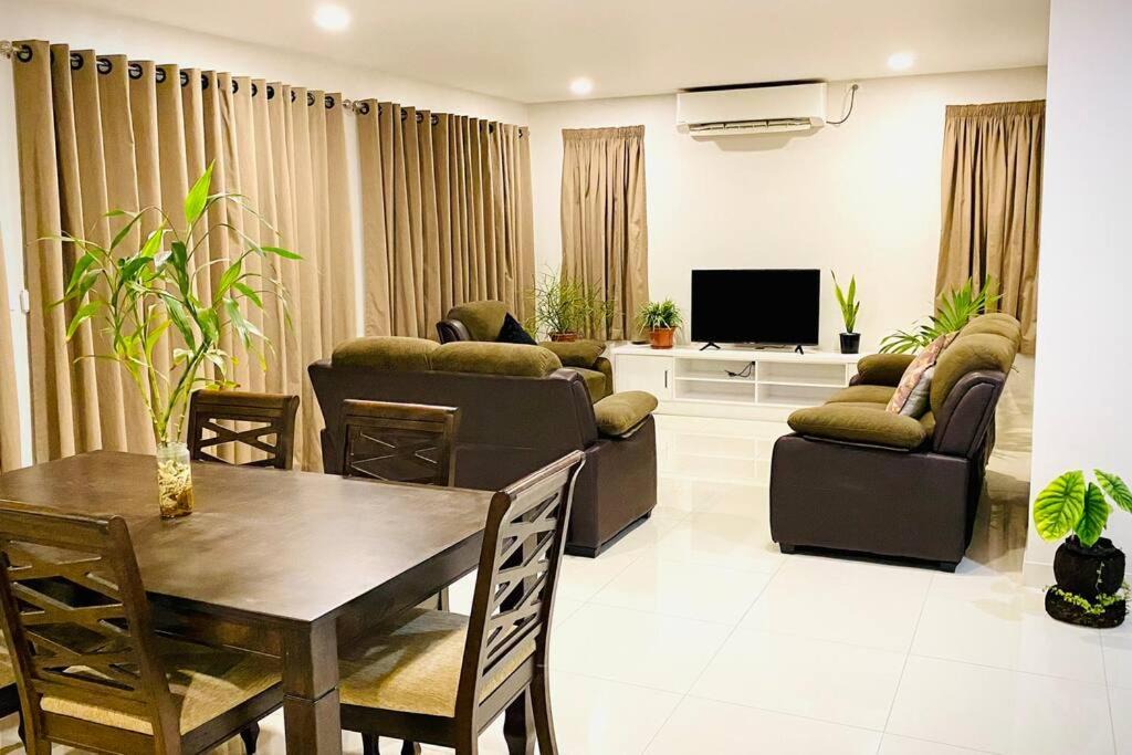Photo of Livingroom in Lautoka