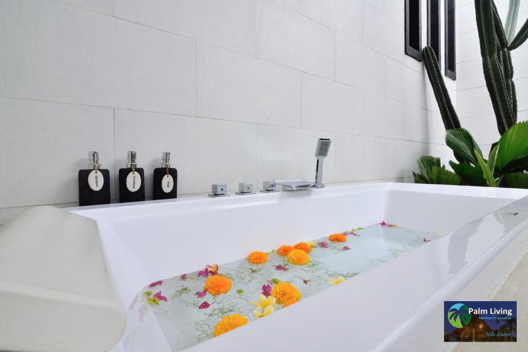 Photo of Bathroom in Kalibukbuk