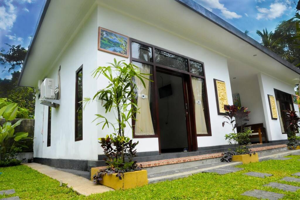 Photo of Buildings in Lodtunduh