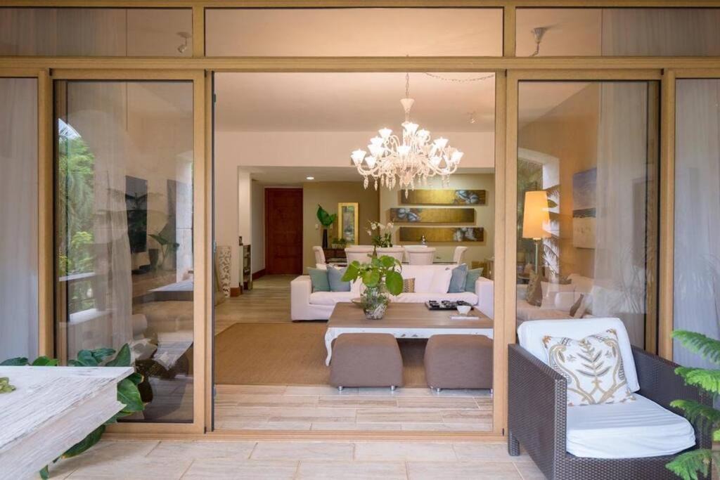 Photo of Livingroom in Los Altos