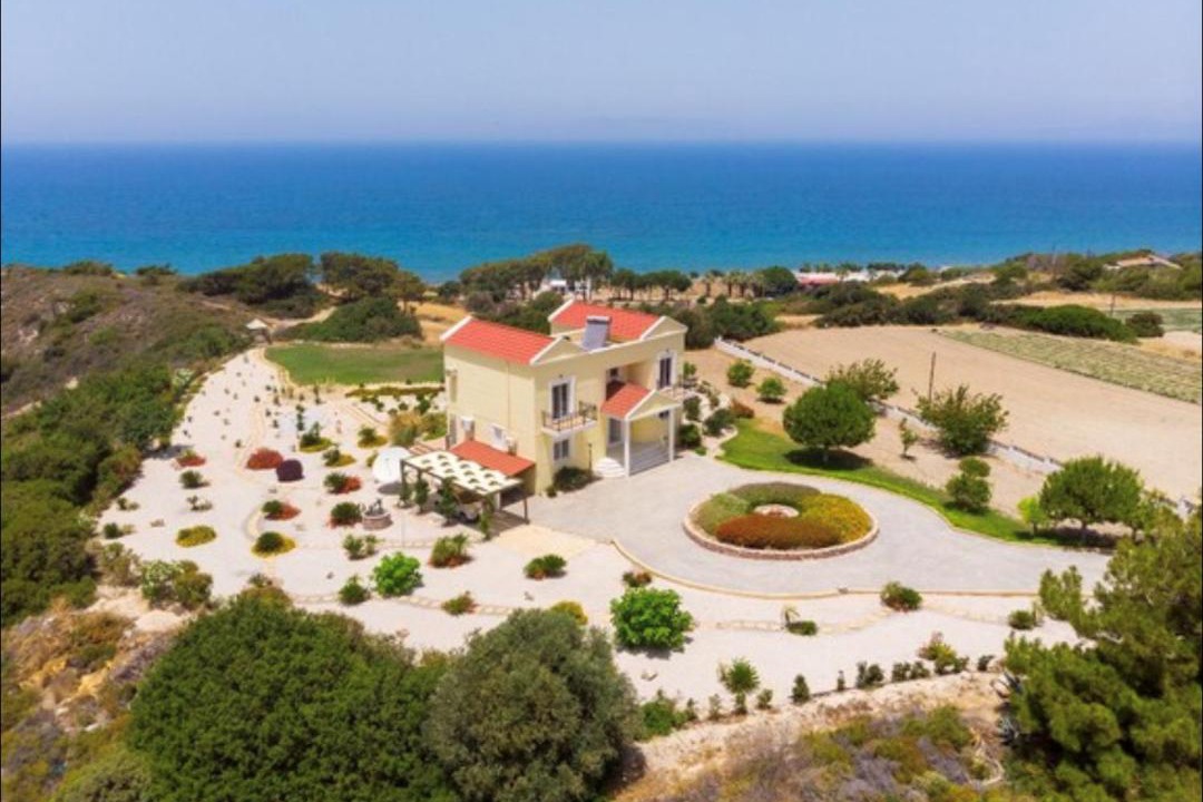 Photo of Outdoor in Salakos