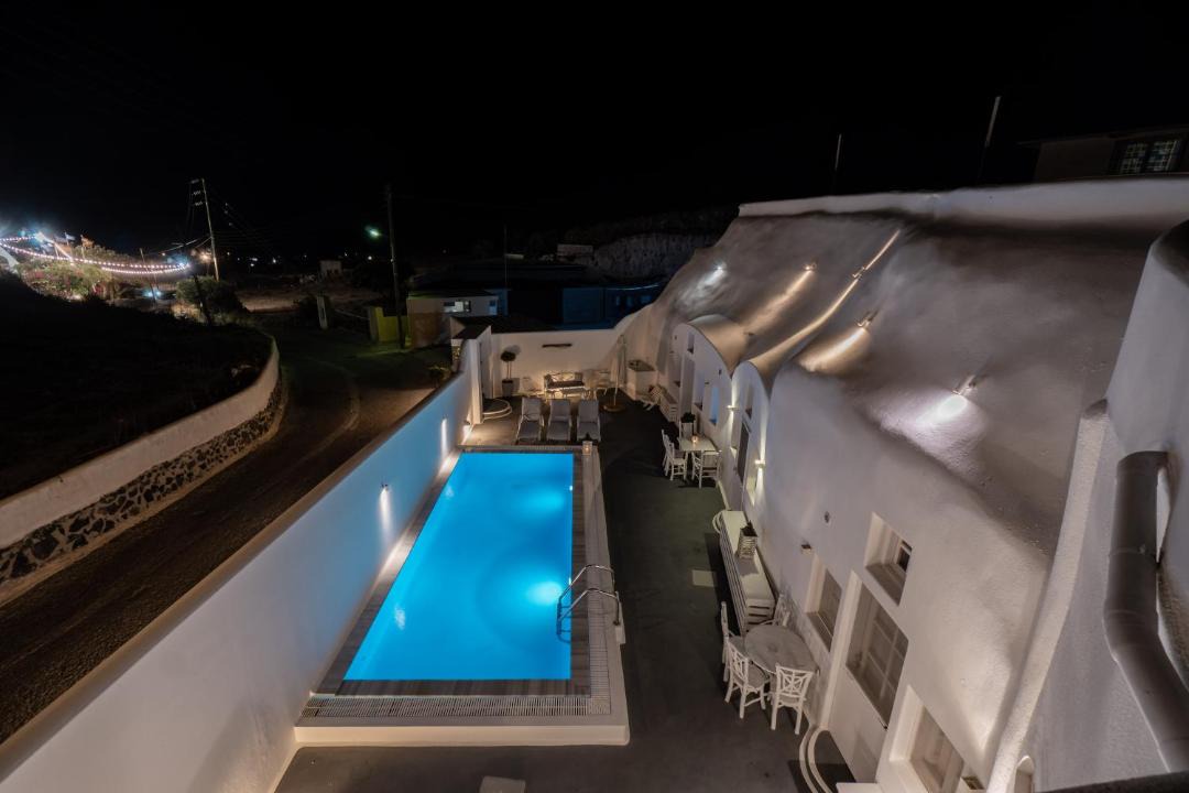 Photo of Others in Fira