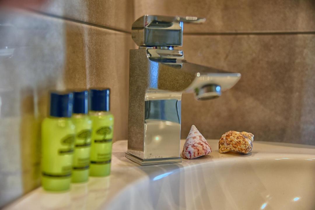Photo of Bathroom in Paleopolis