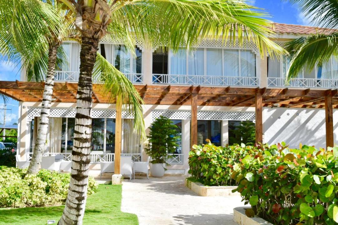 Photo of Others in Dominicus