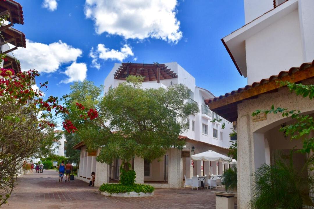 Photo of Buildings in Dominicus
