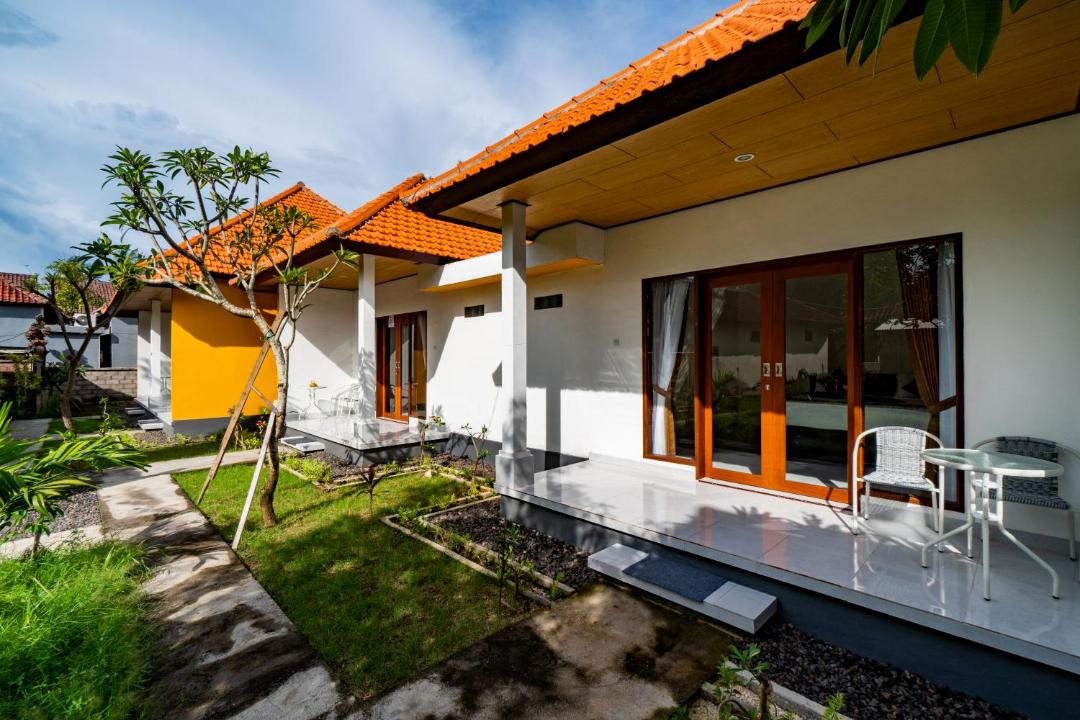 Photo of Buildings in Jungut Batu