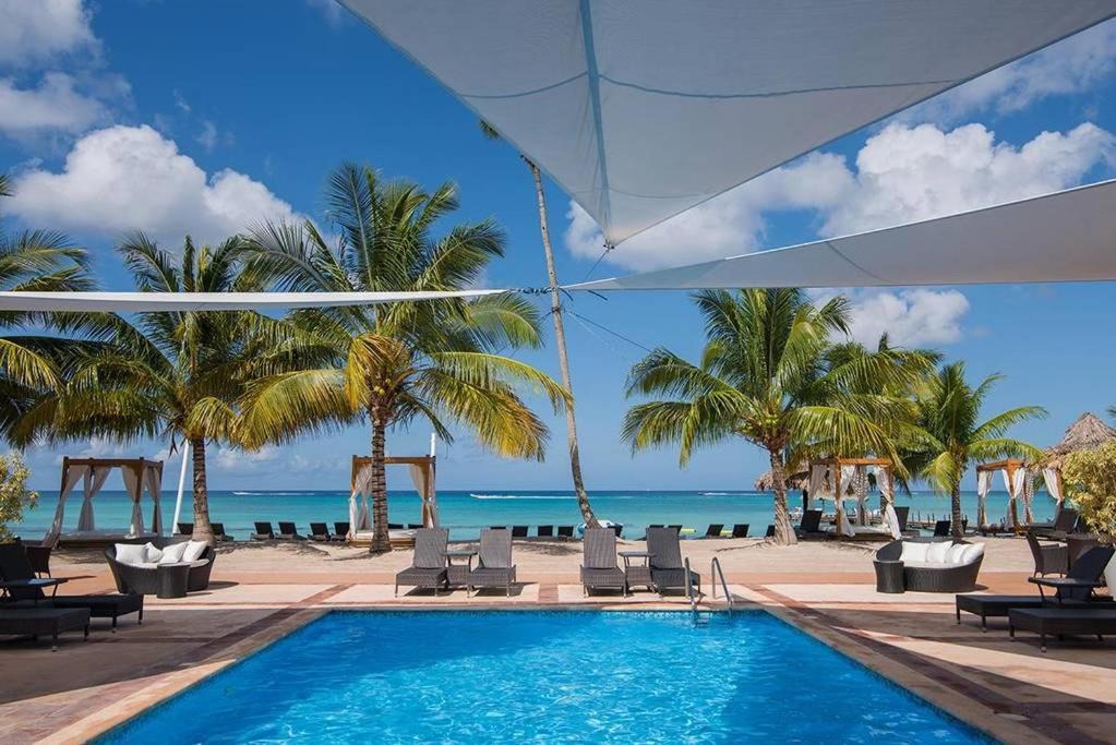 Photo of Others in Dominicus