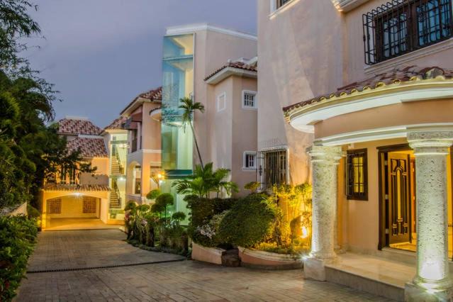 Photo of Buildings in Nuevo Arroyo Hondo