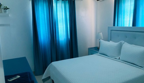 Apartamento con vista a la playa y al jardín desde el balcon R.