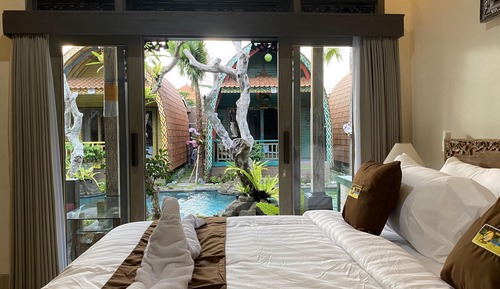 Standard Room, 1 Queen Bed, Pool View