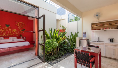 Ginger Suite Poolside 2