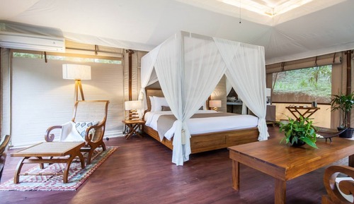 Apit Yeh Suite
