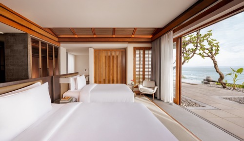 Penthouse, 2 Bedrooms, Oceanfront with Private Pool (Free 60 minutes Balinese Massage for 4 Pax)