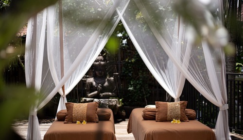 Founder's Home - Three Bedroom Pool Villa with BBQ Family Dinner and Butler Service
