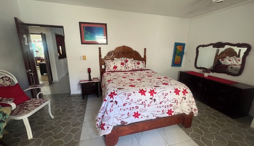 Basic Room, 1 King Bed, Non Smoking, Pool View