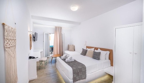 Junior Suite with Garden View