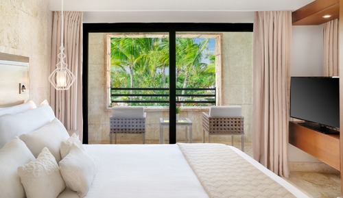 Junior Suite, 1 King Bed, Balcony, Garden View (Castle)