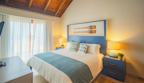 Luxury Apartment, 2 Bedrooms, Kitchenette, Ocean View