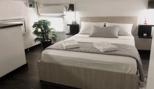 Economy Loft, 1 Queen Bed