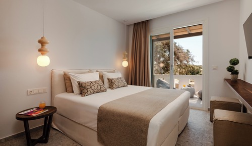 5 bedroom sea view residence with private pool
