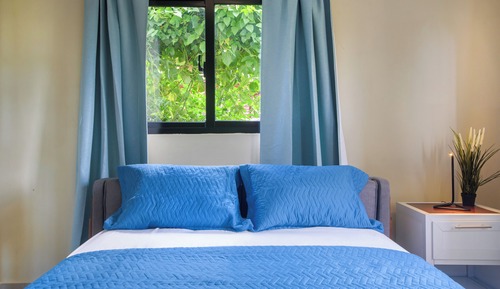 Deluxe Condo, Sea View