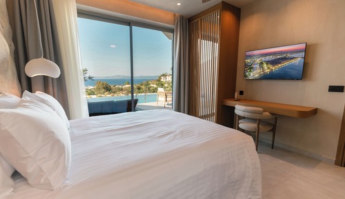 Prestige Suite with Heated Private Pool