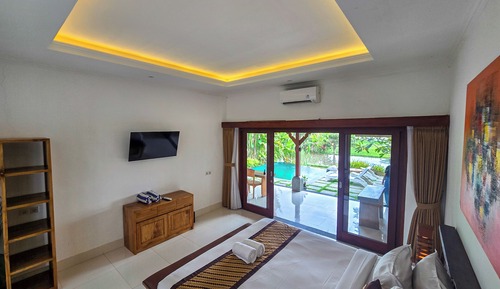 Standard Villa, 1 King Bed, Pool View, Garden Area