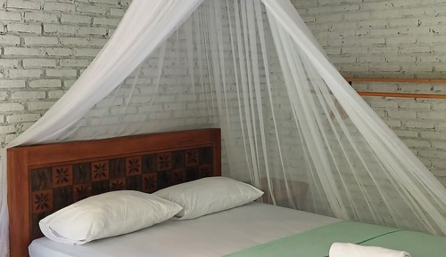 Standard Double Room, 1 Queen Bed, Private Bathroom, Garden View