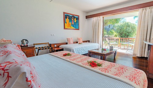 Room, Garden View