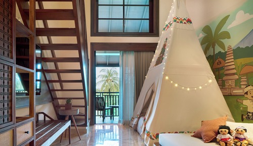Family Concierge Connecting Suite Duplex (4+2)