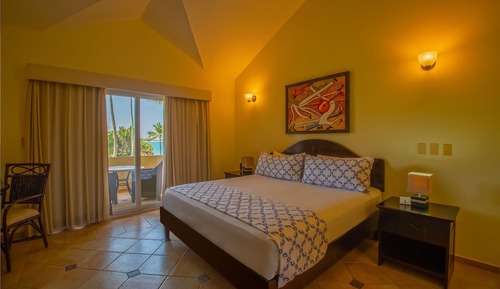 Basic Room, 1 King Bed, Sea View