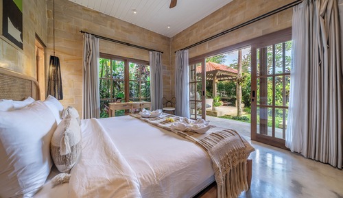 Exclusive Villa, Pool View