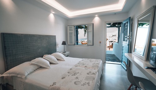 Superior Double with Sea View (Pool Level)
