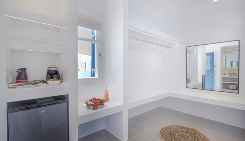 Deluxe Suite with Outdoor Hot Tub &amp; Panoramic Sea View