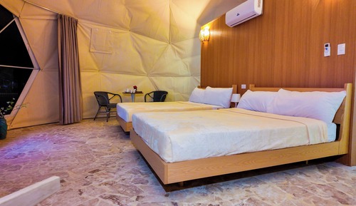 Exclusive Cabin, Bathtub, Canal View