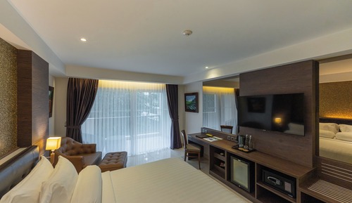 Room, 1 King Bed, Balcony, Pool View (Balcony)