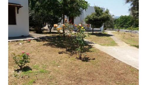 Two-Bedroom Deluxe Apartment with Garden View