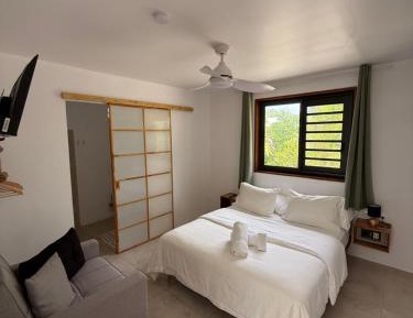 Deluxe Room (2 Adults + 1 Child)
