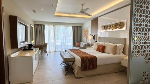 Luxury Family Suite