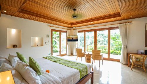Grand Deluxe Double or Twin Room with One-time Afternoon Tea
