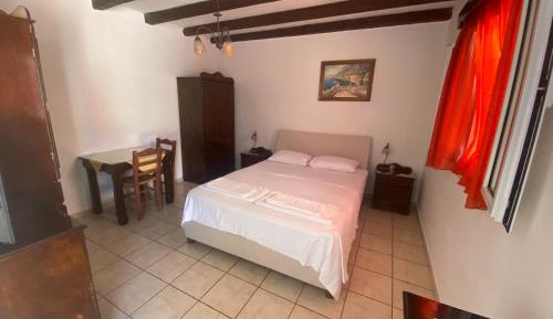 Studio (2 Adults)