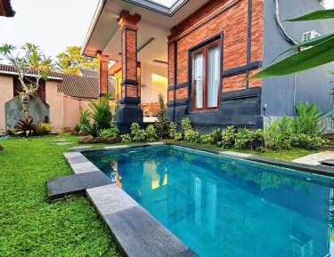 Double or Twin Room with Swimming Pool Access