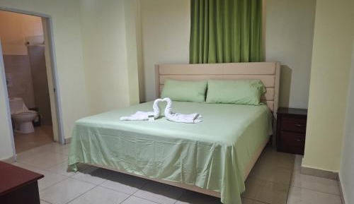 Deluxe King Suite