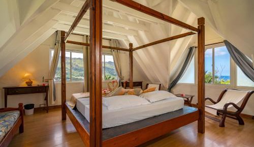 One-Bedroom Apartment with Sea View