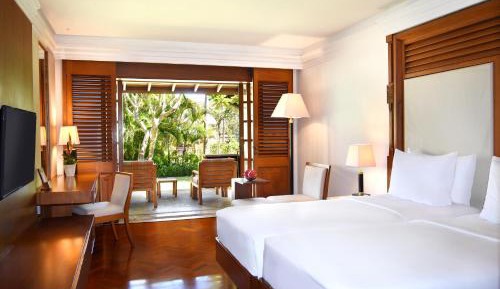 Palace Club Twin Room