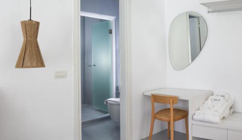 Junior Suite with Pool View