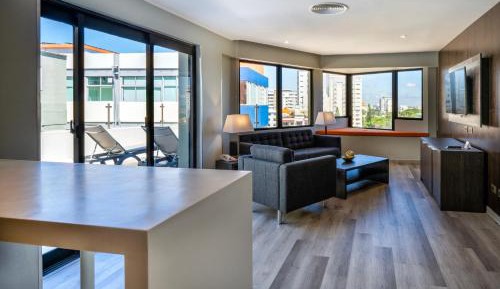 Deluxe Suite with Spa Bath