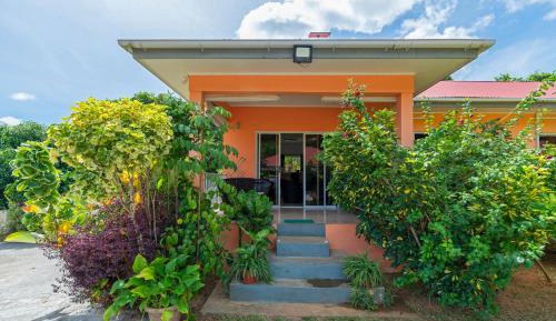 Villa with Garden View
